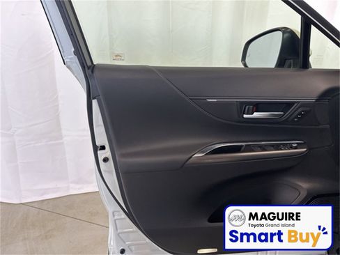 Used 2021 Toyota Venza Limited w/ Advanced Technology Package image 17