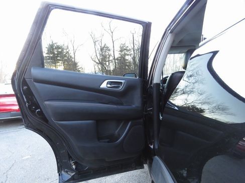Used 2020 Nissan Pathfinder SL image 21