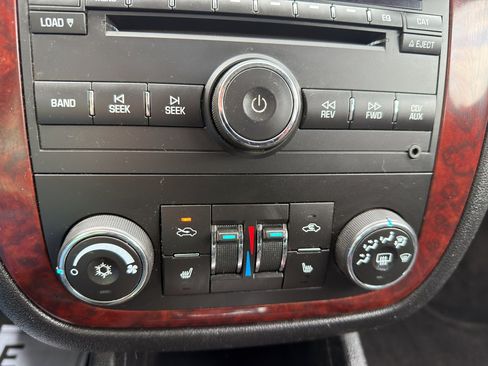 Used 2009 Chevrolet Impala LTZ FWD image 17