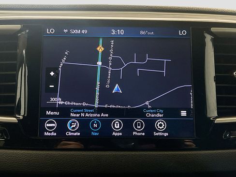 Used 2020 Chrysler Pacifica Touring w/ Advanced Safetytec Group image 9