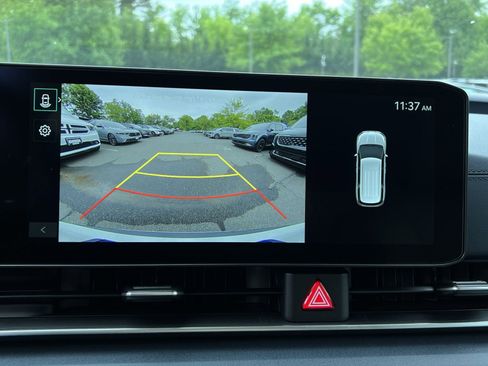New 2026 Kia Carnival EX FWD image 32