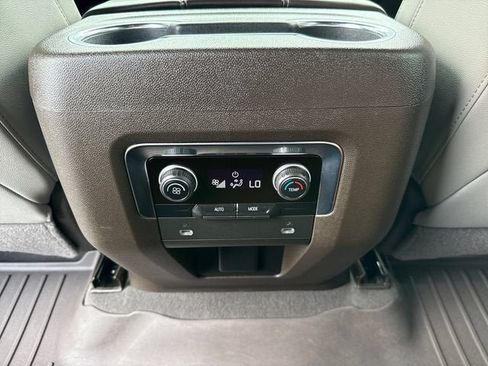 Used 2022 Chevrolet Tahoe LT AWD/4WD image 16