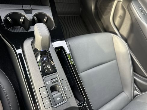 Used 2025 Toyota Prius image 20