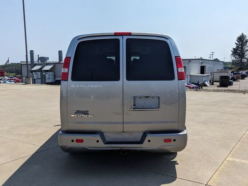 Used 2020 Chevrolet Express 2500 w/ Enhanced Convenience Package RWD image 4