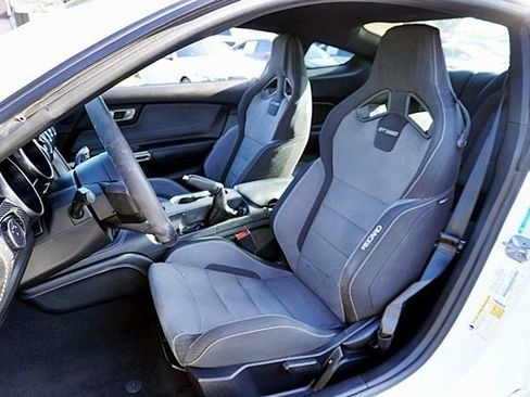 Used 2020 Ford Mustang Shelby GT350 w/ Technology Package RWD image 17