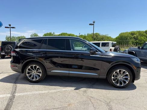 Used 2025 Lincoln Aviator AWD w/ Equipment Group 101A image 8