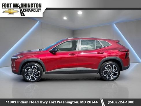 Used 2025 Chevrolet Trax RS w/ Driver Confidence Package FWD image 6