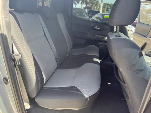 Used 2020 Toyota Tacoma TRD Off-Road w/ Technology Package image 19