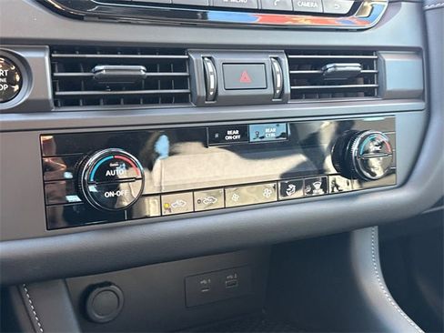 Certified 2025 Nissan Pathfinder S image 24