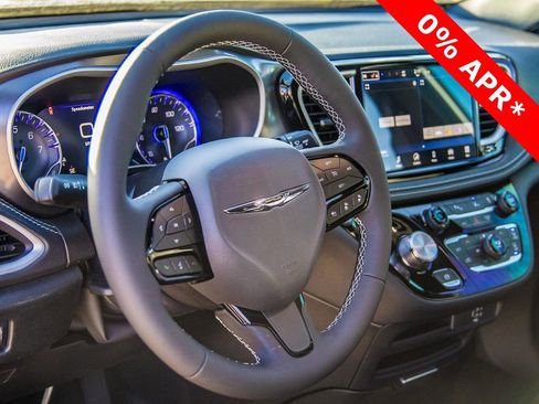 New 2026 Chrysler Pacifica Select w/ S Appearance Package image 29