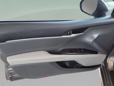 Used 2023 Toyota Camry SE image 25