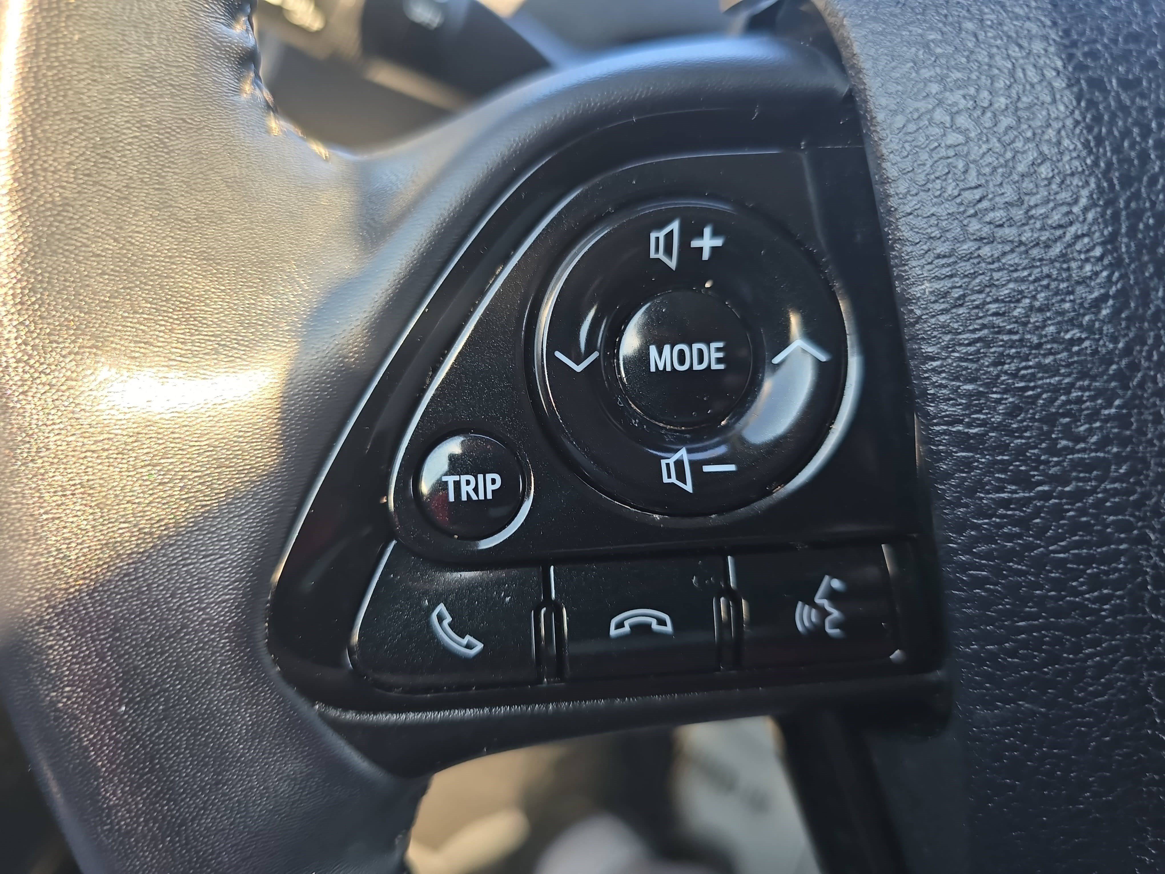 Used 2022 Toyota Prius FWD image 16