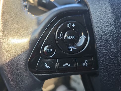 Used 2022 Toyota Prius FWD image 16