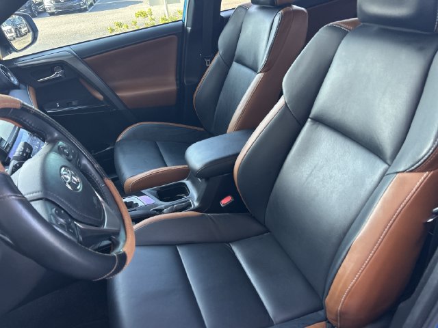 Used 2017 Toyota RAV4 SE FWD image 10