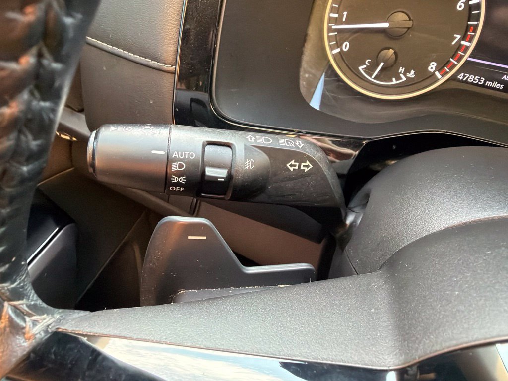 Used 2023 Nissan Pathfinder SL AWD/4WD image 30