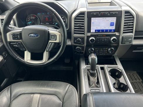 Used 2019 Ford F150 Platinum w/ Equipment Group 701A Luxury AWD/4WD image 3