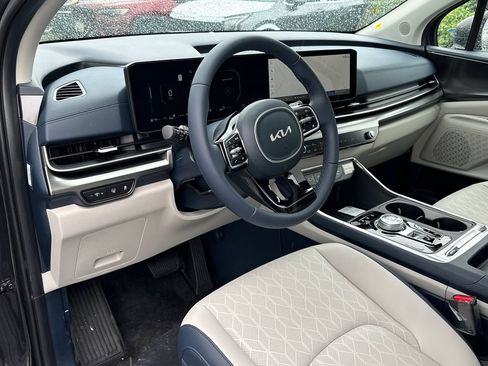 New 2026 Kia Carnival SX w/ SX Dark Edition Package FWD image 17
