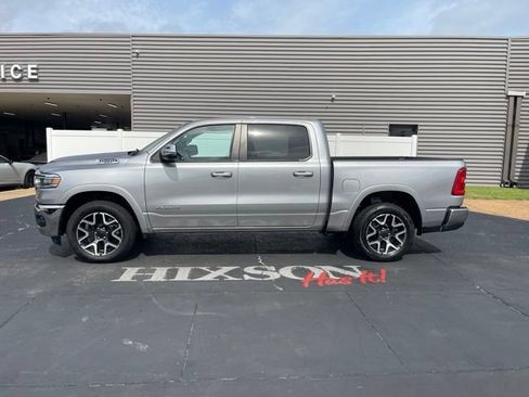 Used 2025 RAM 1500 Laramie AWD/4WD image 2