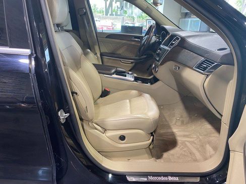 Used 2014 Mercedes-Benz GL 450 4MATIC image 21