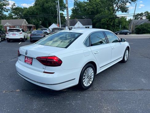 Used 2017 Volkswagen Passat 1.8T SE FWD image 6