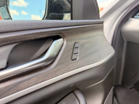 New 2026 Jeep Grand Cherokee Limited AWD/4WD image 9