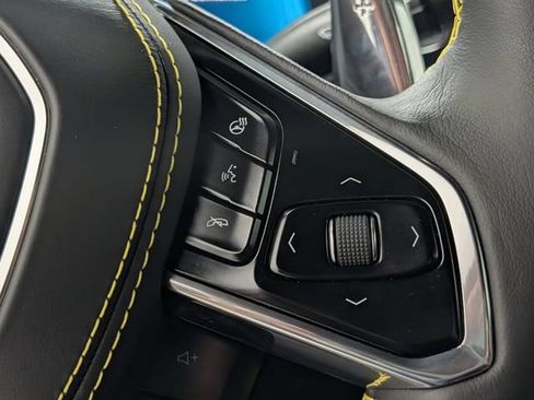 Used 2025 Chevrolet Corvette Stingray Premium Cpe w/ Z51 Performance Package RWD image 32