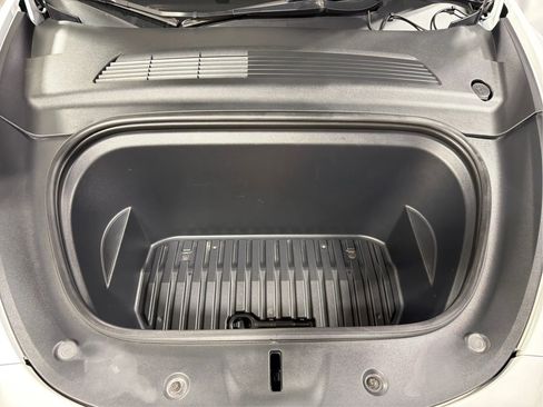 Used 2021 Tesla Model Y Long Range image 18