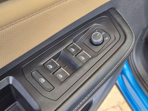 Used 2024 Volkswagen Atlas Cross Sport SE FWD image 12