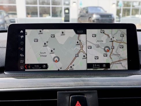 Used 2018 BMW 330i xDrive Sedan w/ Convenience Package image 9