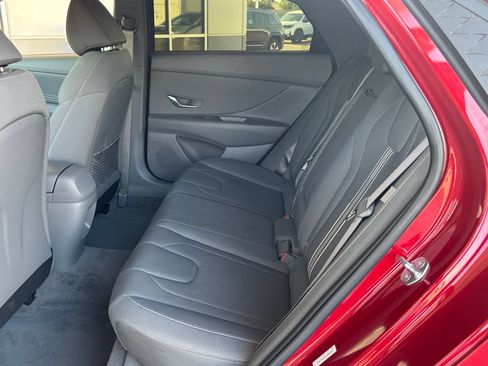 Used 2025 Hyundai Elantra SEL FWD image 22