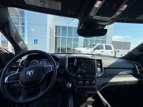 Used 2023 RAM 1500 Laramie AWD/4WD image 5