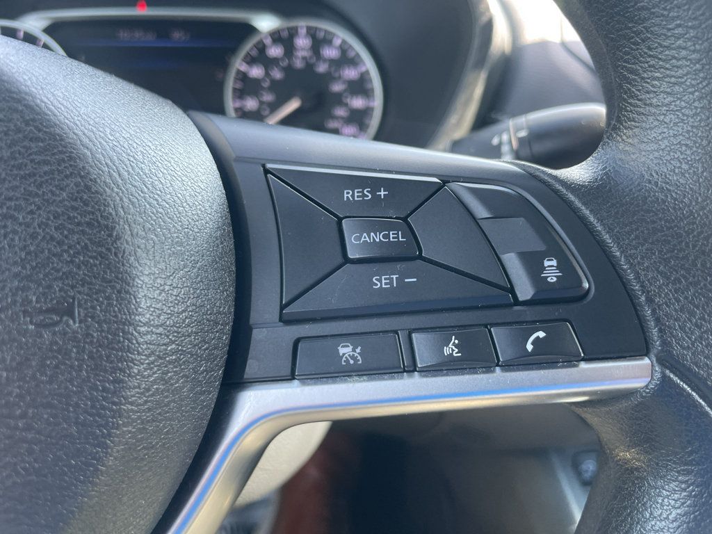 Used 2025 Nissan Sentra SV FWD image 15
