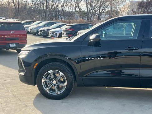 Used 2025 Chevrolet Blazer LT image 6