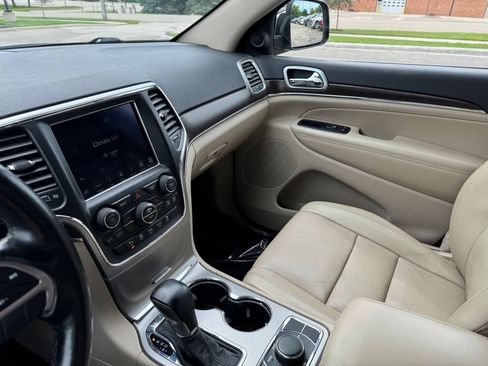 Used 2018 Jeep Grand Cherokee Limited w/ Luxury Group II AWD/4WD image 17