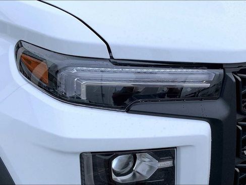 New 2025 GMC Canyon Elevation w/ Convenience Package image 13