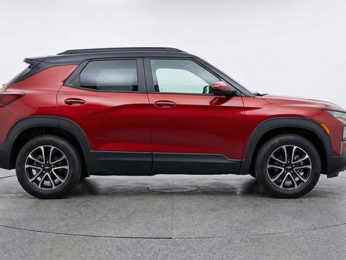 Used 2025 Chevrolet TrailBlazer LT image 11