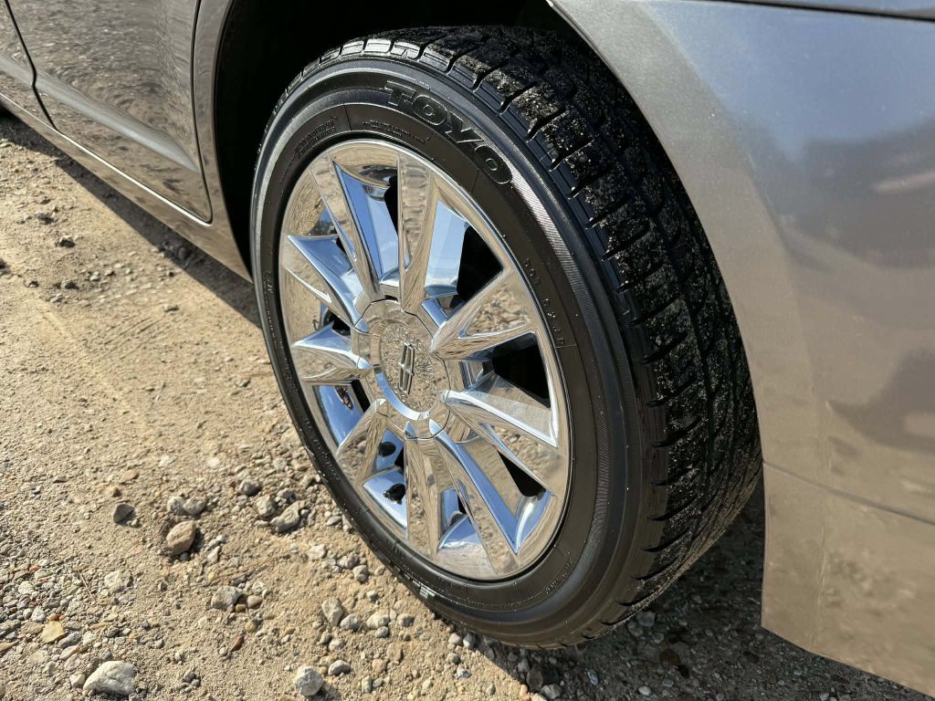 Used 2012 Lincoln MKZ FWD image 27