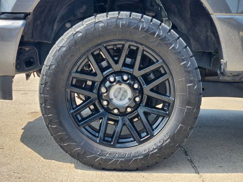 Used 2020 Ford F350 Lariat AWD/4WD image 11
