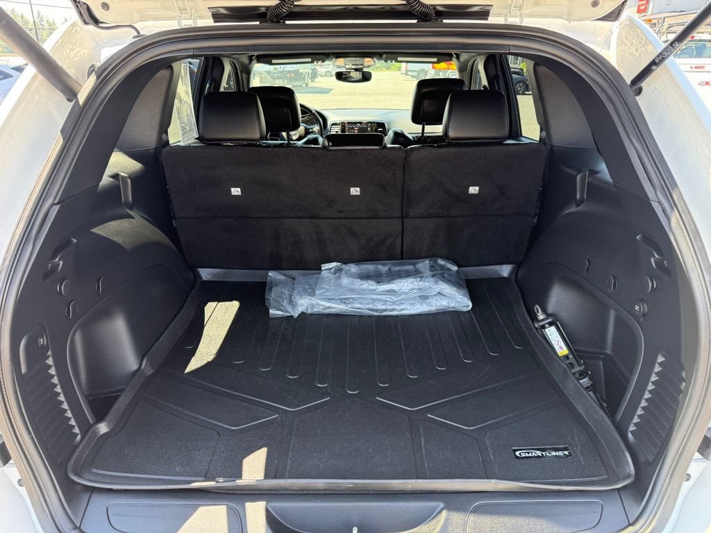 Used 2022 Jeep Grand Cherokee Laredo X AWD/4WD image 23