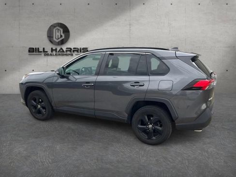 Used 2020 Toyota RAV4 XLE w/ Convenience Package AWD/4WD image 8