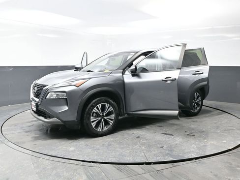 Used 2023 Nissan Rogue SV image 56