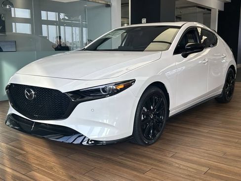 New 2026 MAZDA MAZDA3 Hatchback w/Premium Plus Pkg AWD/4WD image 4