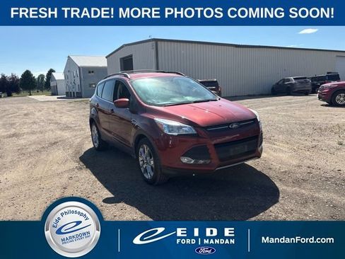 Used 2016 Ford Escape SE w/ Equipment Group 201A AWD/4WD image 1
