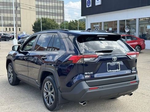 Used 2025 Toyota RAV4 XLE Premium image 3