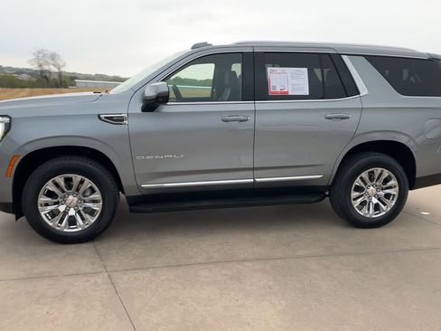 Used 2025 GMC Yukon Denali image 4