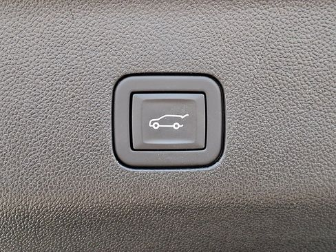 Certified 2024 Cadillac Escalade Premium Luxury Platinum AWD/4WD image 25