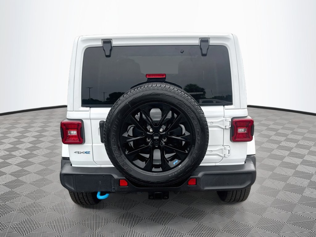 Used 2022 Jeep Wrangler Unlimited Sahara w/ Cold Weather Group AWD/4WD image 7