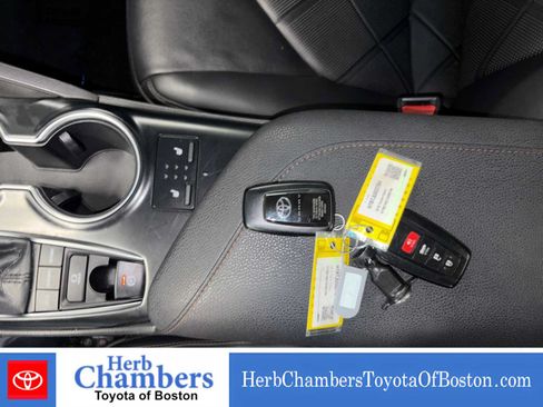Used 2018 Toyota Camry XLE w/ Driver Assist Package FWD image 10