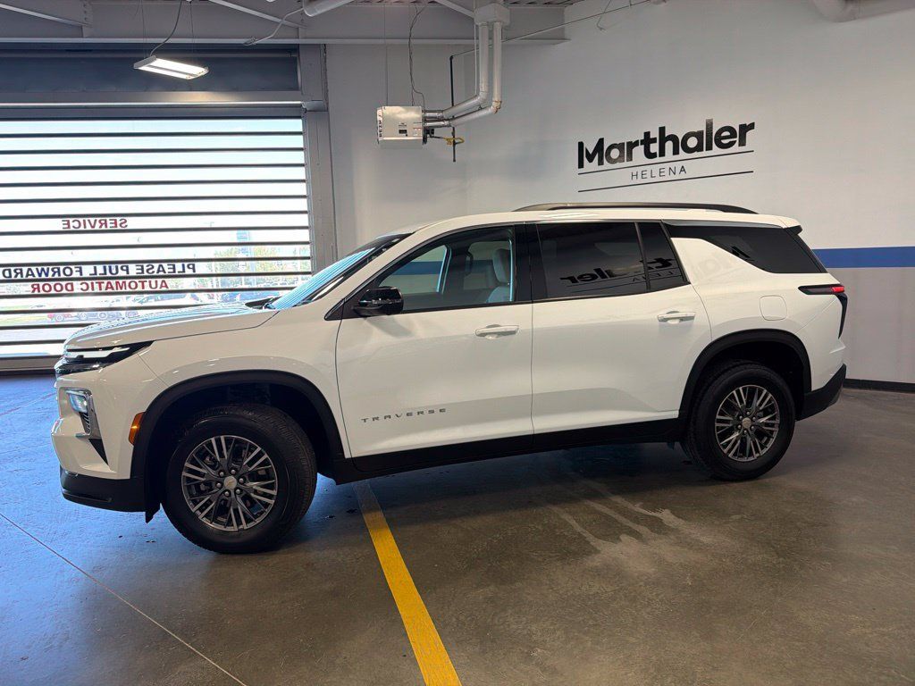 Used 2026 Chevrolet Traverse LT w/ Driver Confidence Package AWD/4WD image 8