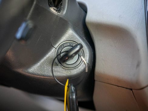 Used 2002 Toyota Highlander Limited image 30